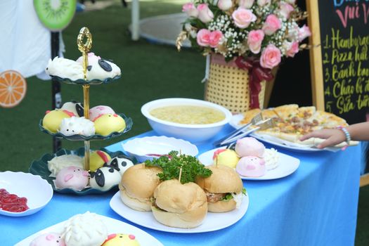 BỮA SÁNG VUI VẺ NGỌT NGÀO