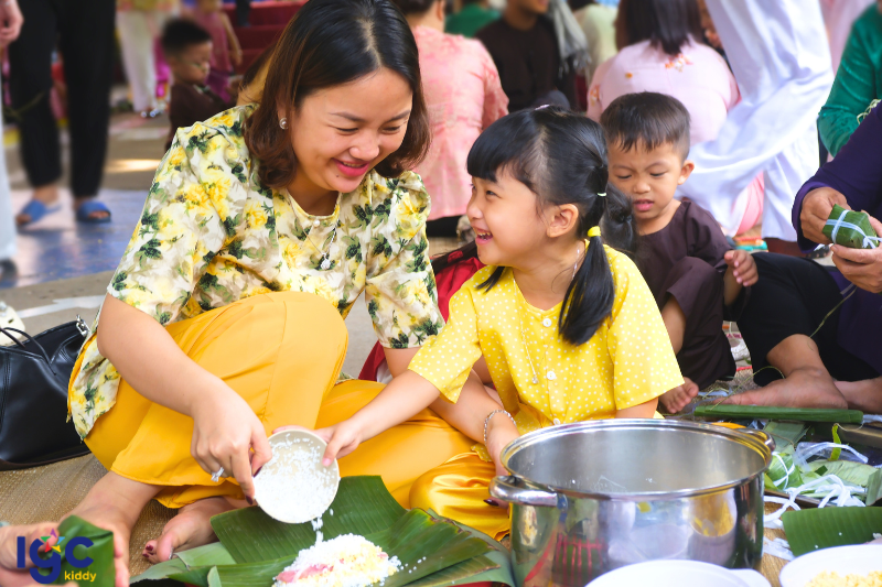 CÙNG CON YÊU GÓI BÁNH TÉT ĐÓN TẾT TẠI TRƯỜNG MẦM NON IGC BÌNH DƯƠNG