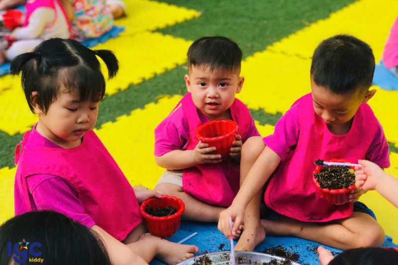 CÙNG CÁC BẠN NHỎ IGC BÌNH DƯƠNG GIEO MẦM ĐẦU XUÂN