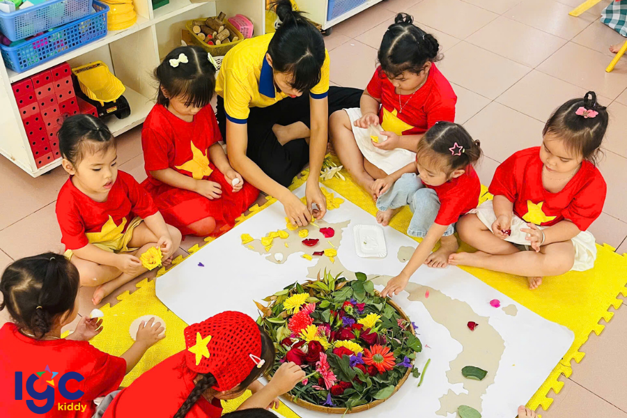 BÉ TRANG TRÍ BẢN ĐỒ VIỆT NAM – MỪNG QUỐC KHÁNH TẠI TRƯỜNG MẦM NON IGC BÌNH DƯƠNG