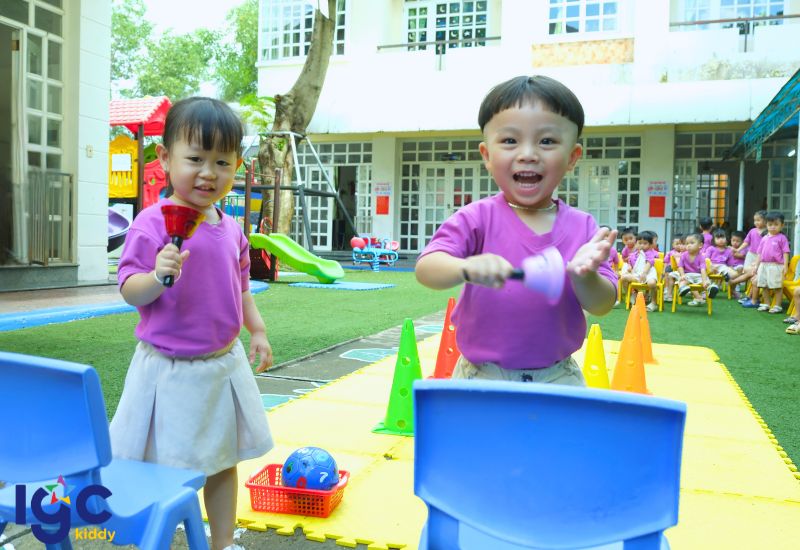 HỌC TIẾNG ANH CÙNG EM BÉ 3 TUỔI - ĐÂU CHỈ NGỒI MỘT CHỖ!