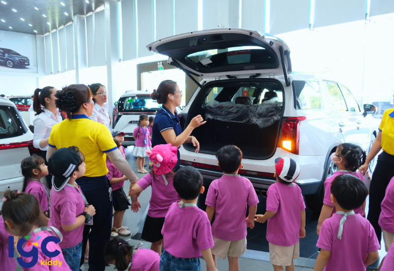 DÃ NGOẠI MẦM NON TẠI SHOWROOM XE Ô TÔ – HÀNH TRÌNH KHÁM PHÁ THẾ GIỚI PHƯƠNG TIỆN CÙNG IGC BÌNH DƯƠNG