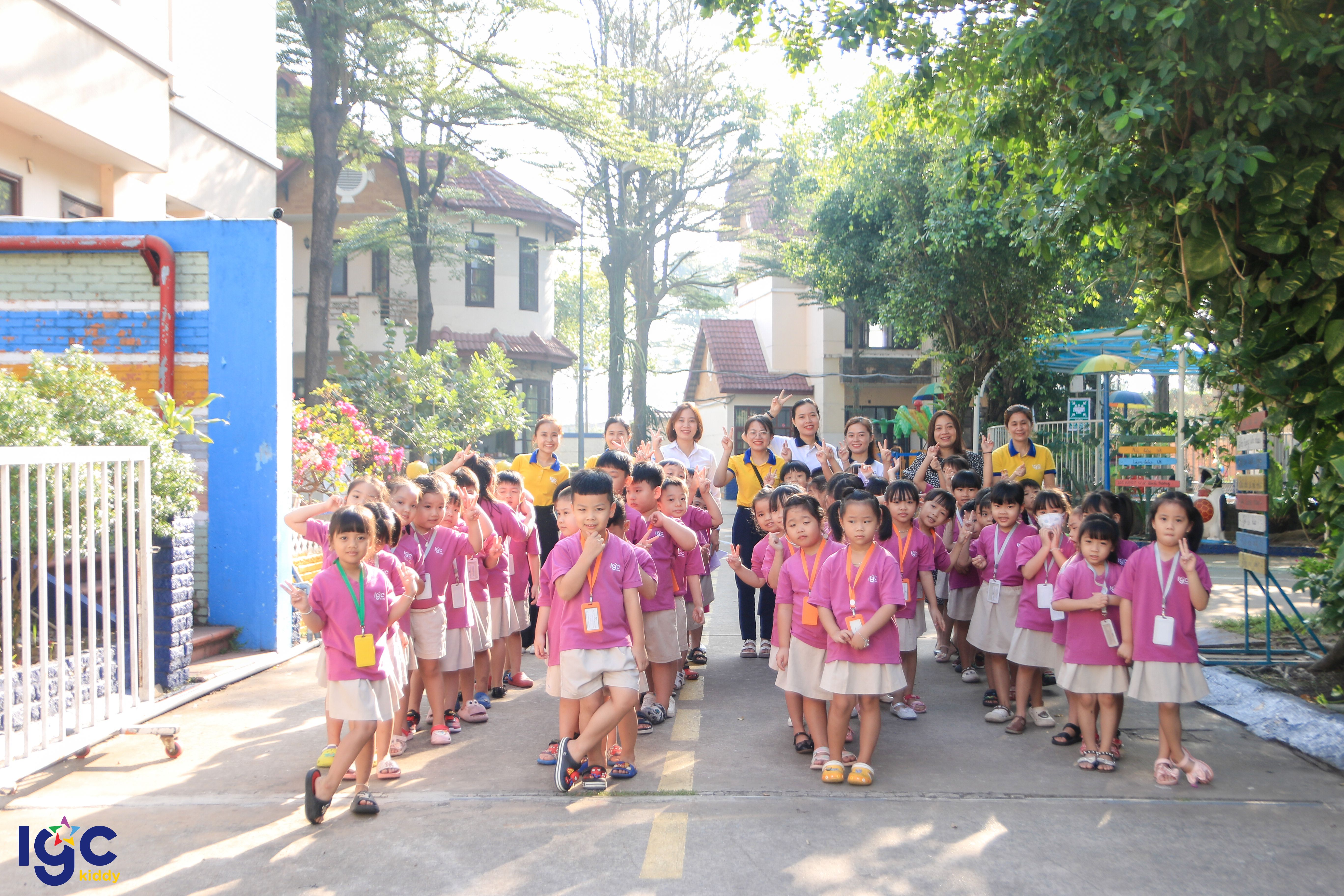 THAM QUAN, TÌM HIỂU VÀ KHÁM PHÁ NHỮNG THƯỚC PHIM TRONG DỰ ÁN "GIẢI MÃ HÀNH TINH" - HỆ SONG NGỮ