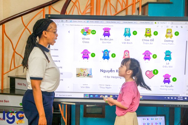 HỌC TIẾNG ANH VỚI BẢNG TƯƠNG TÁC TẠI MẦM NON IGC BÌNH DƯƠNG